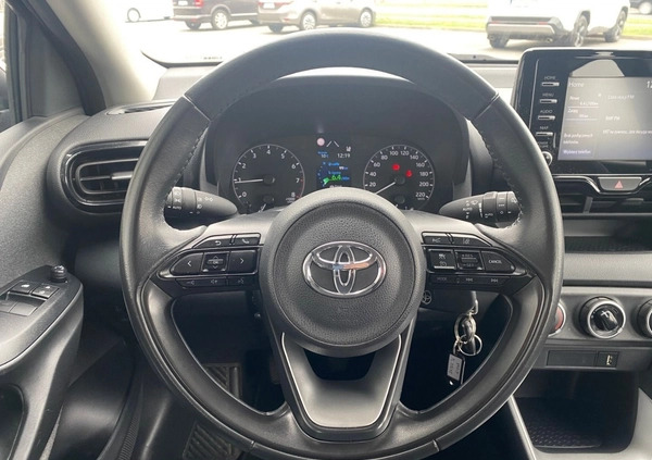 Toyota Yaris cena 67500 przebieg: 88613, rok produkcji 2022 z Szczuczyn małe 232